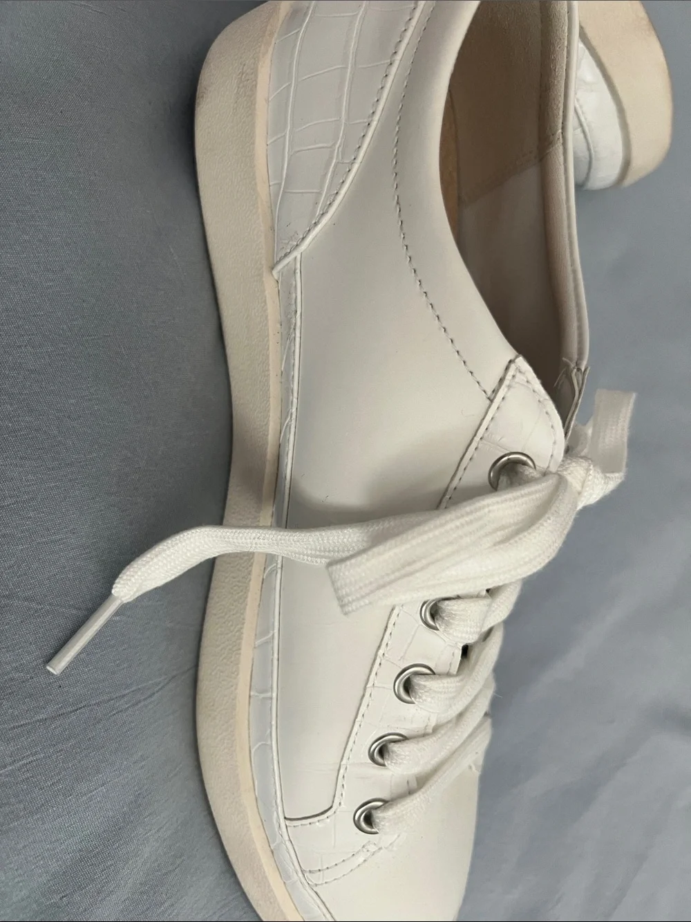 Vionic White Leather Low-Top Lace-Up Sneakers - Picture 4 of 4